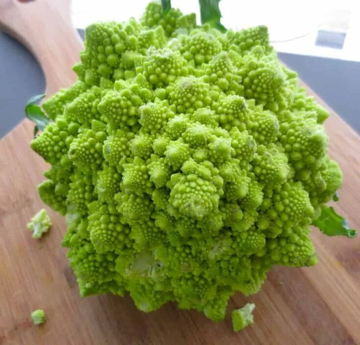 Капуста романо фото и описание Lemon Walnut Roasted Broccoli Romanesco Recipe Romanesco, Cauliflower, Broccoli