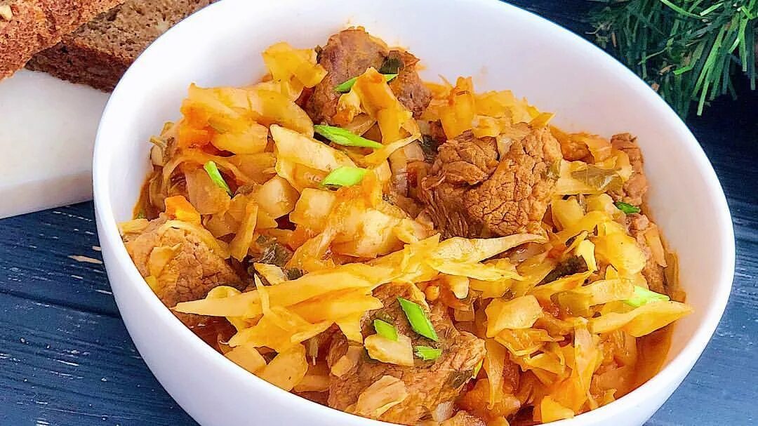 Капуста с мясом фото Свинина с тушеной капустой рецепт: найдено 90 изображений