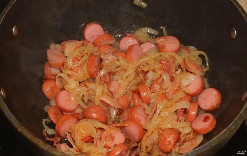 Капуста с сосиской рецепт с фото Тушеная кислая капуста с сосиской - пошаговый рецепт с фото на Повар.ру