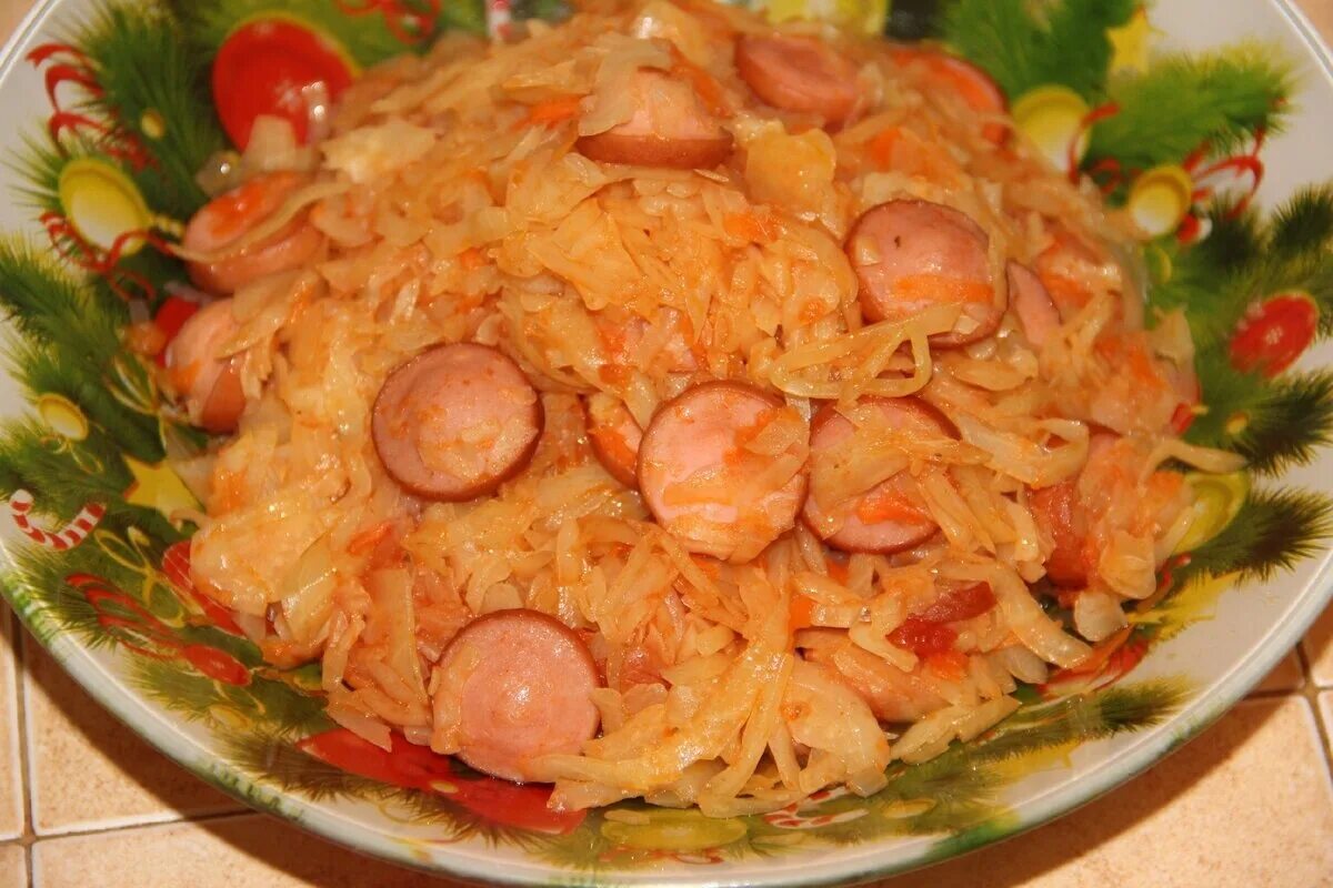 Капуста с сосиской рецепт с фото Вкусный рецепт тушеной капусты с сосисками: найдено 77 изображений