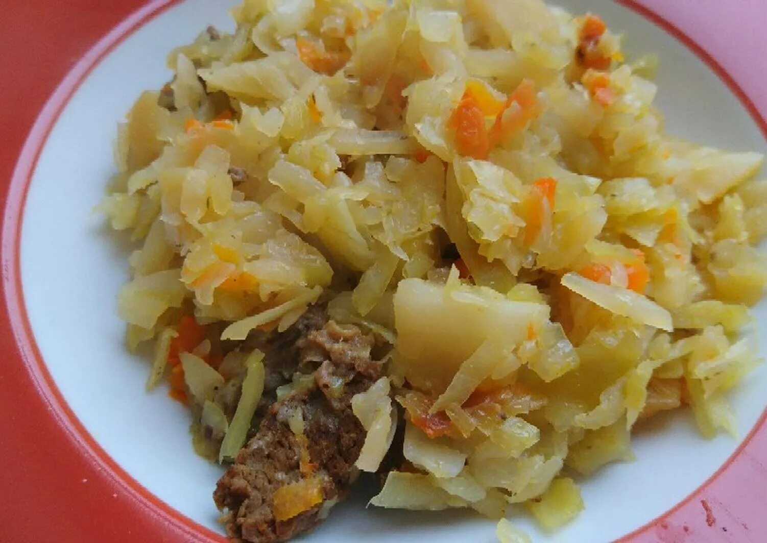 Капуста с тушенкой рецепт с фото Рецепт тушеной капусты с тушенкой