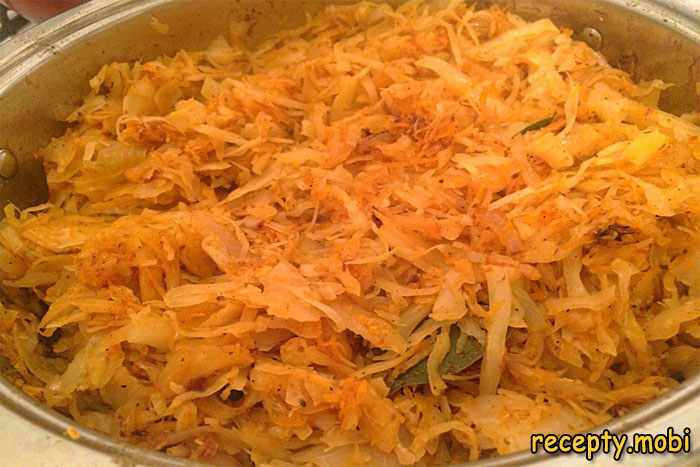 Капуста с тушенкой рецепт с фото Тушеная капуста с тушенкой на сковороде