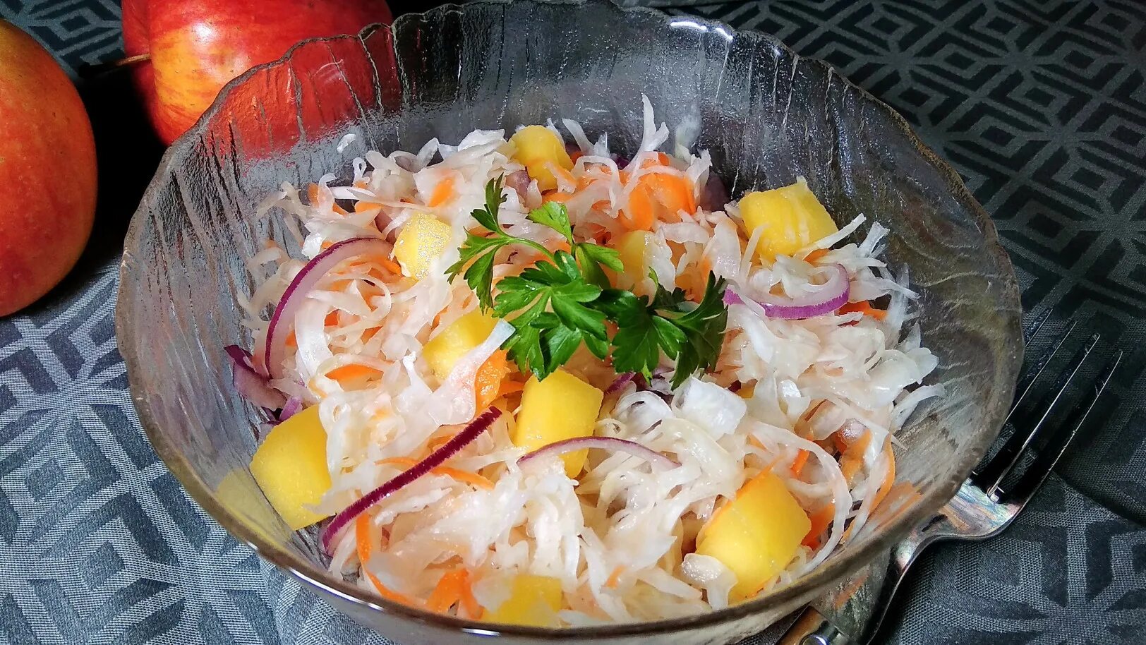 Капуста с яблоками рецепт с фото Квашеная капуста с яблоками - пошаговый рецепт с фото (2480 просмотров)