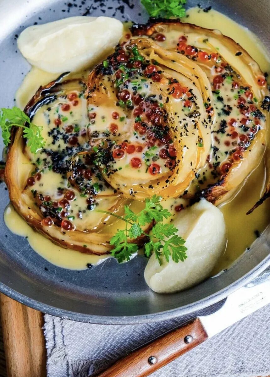 Капуста стейк рецепты с фото Стейк из капусты с икорным соусом Я у мамы кулинар Дзен