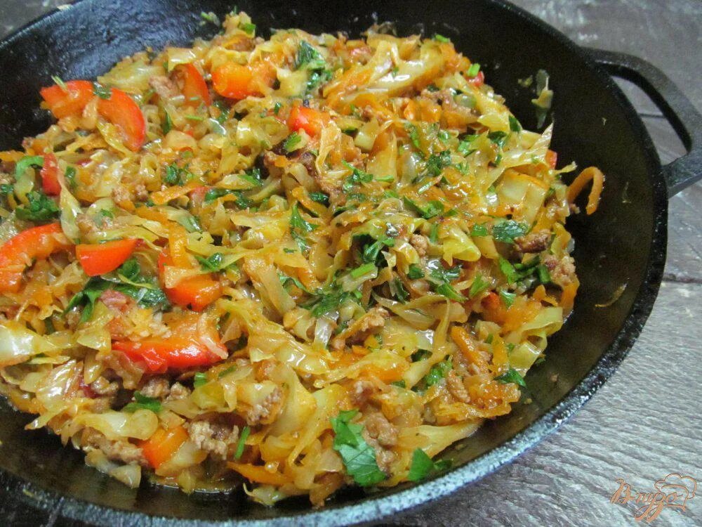 Капуста тушеная на сковороде фото Тушенная капуста с фаршем - рецепты с фото на vpuzo.com