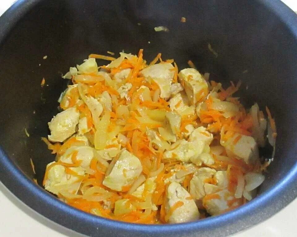 Капуста тушеная на сковороде фото Картинки ВКУСНАЯ ТУШЕНАЯ КАПУСТА С МЯСОМ НА СКОВОРОДЕ
