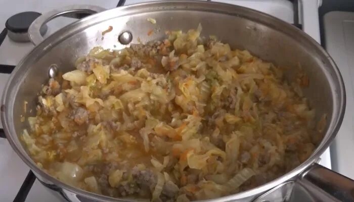 Капуста тушеная на сковороде рецепт с фото Капуста тушеная на сковороде как в садике CoffMachines.ru
