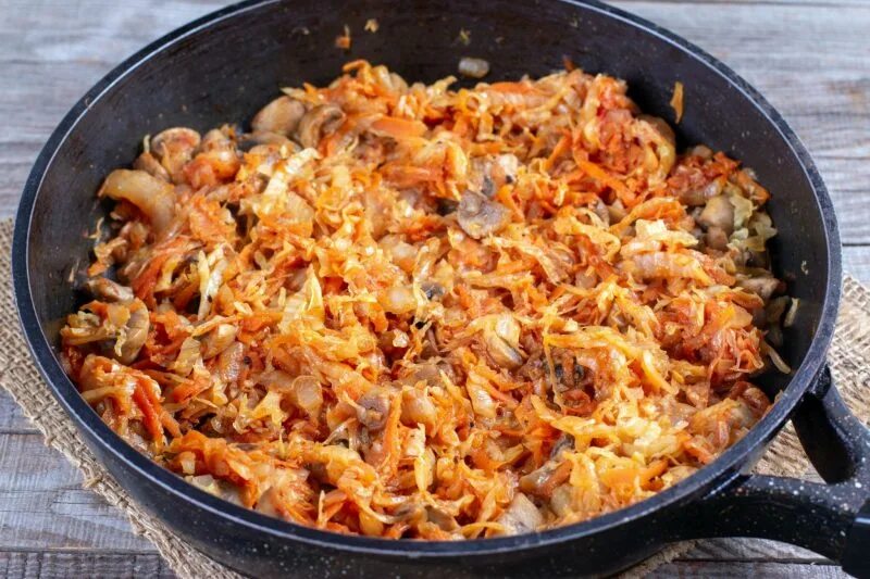 Капуста тушеная рецепты очень вкусно фото Солянка из капусты в мультиварке: рецепт от Шефмаркет!