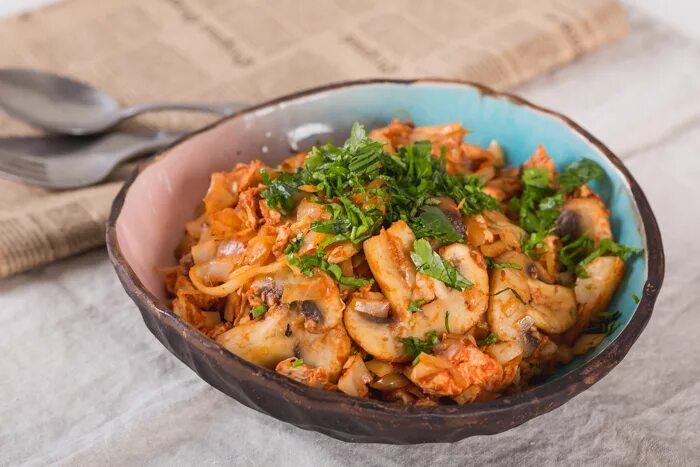 Капуста тушеная с грибами фото Рецепт тушеной капусты с грибами и курицей при сахарном диабете