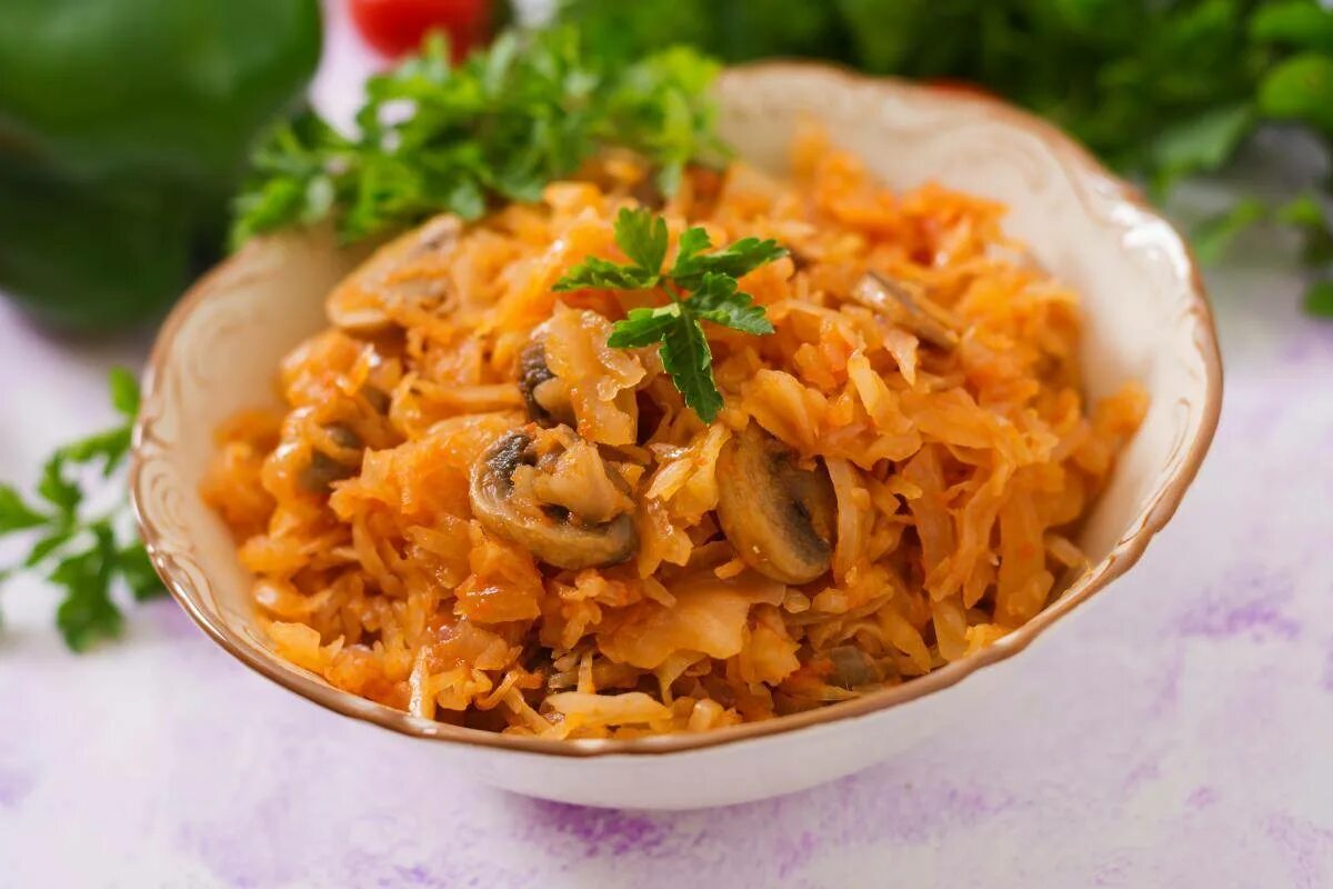 Капуста тушеная с грибами фото Капуста тушеная с грибами - 6 самых вкусных рецептов и видео