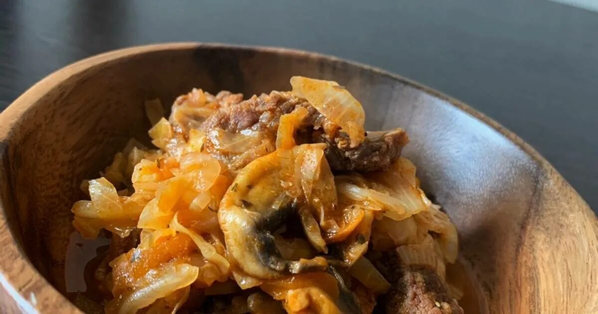 Капуста тушеная с грибами фото Тушеная капуста с грибами - простой и вкусный рецепт с пошаговыми фото
