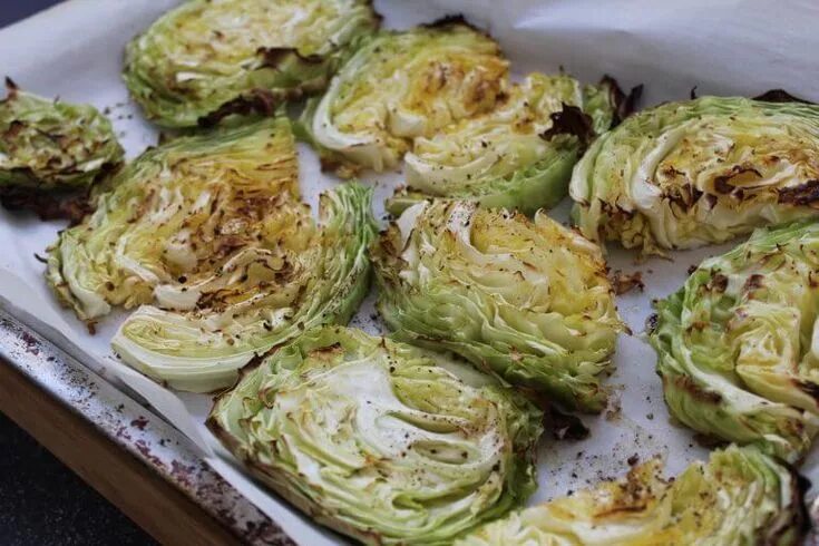 Капуста в домашних условиях рецепт фото Easy Roasted Cabbage Steaks Recipe Roasted cabbage, Cabbage steaks, Roasted cabb