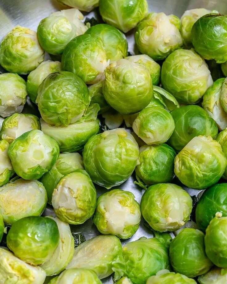 Капуста виды фото брюссельская Garlic Sage Brussels Sprouts for a Crowd Pleasing Side Dish! Recipe Brussel spro