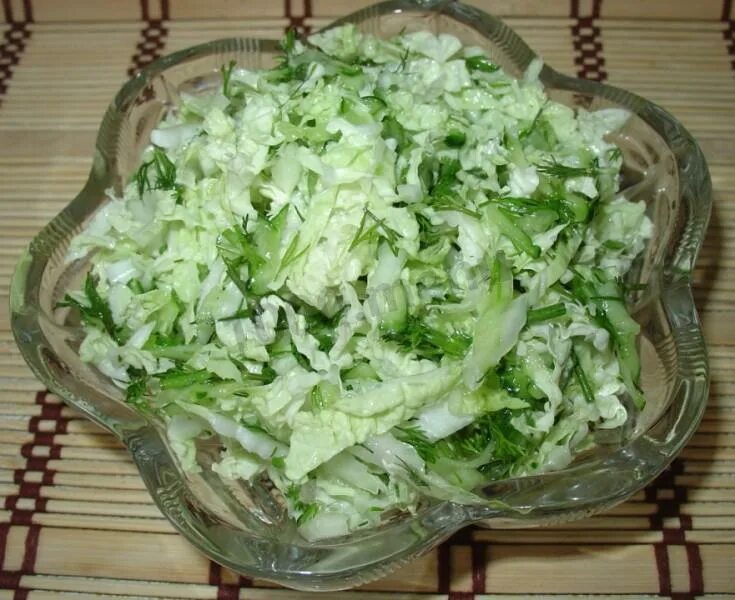Капуста вкусные рецепты приготовления салатов с фото Салат из капусты с зеленым луком и укропом рецепт с фото - 1000.menu