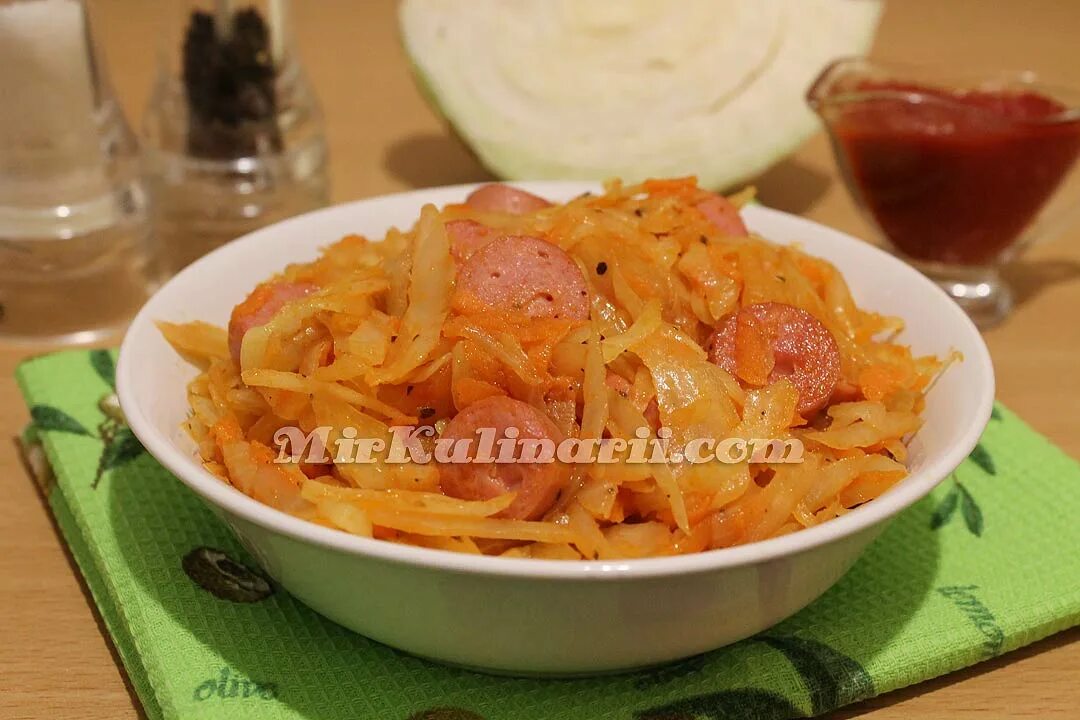 Капуста жареная с сосисками фото рецепт Тушеная капуста с сосисками и томатной пастой фото - Тоши Суши