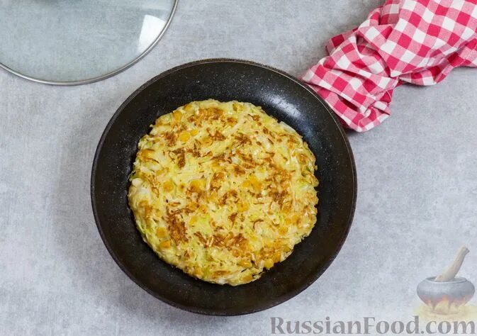 Капустник на сковороде рецепт с фото Рецепт: Капустная лепёшка с консервированной кукурузой (на сковороде) на Russian