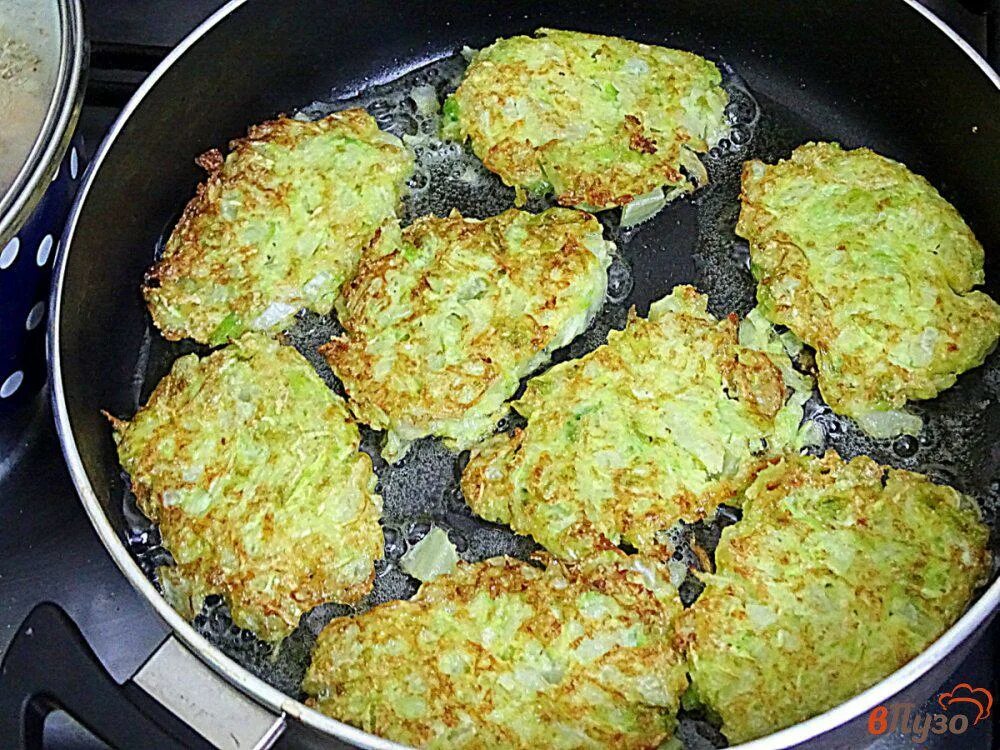 Капустные драники на сковороде рецепт с фото Оладьи из капусты и кабачка 1 - рецепты с фото на vpuzo.com