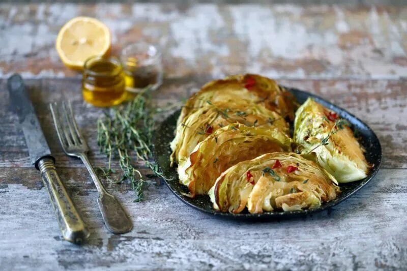 Капустные стейки в духовке рецепт с фото Как приготовить стейк без мяса: 3 простых рецепта с капустой - The-Challenger.ru