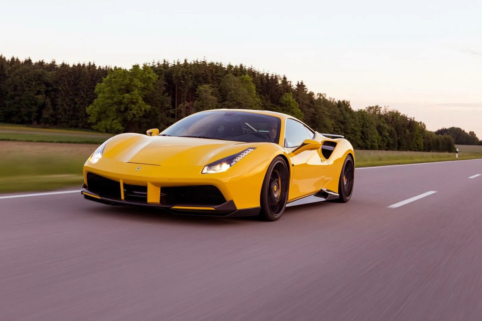 Кара автомобиль фото 772-сильный Novitec Rosso Ferrari 488 GTB