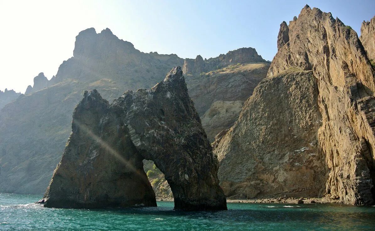 Кара даг фото Мыс Золотые ворота Кара-Дага: фото, описания, как добраться Достопримечательност