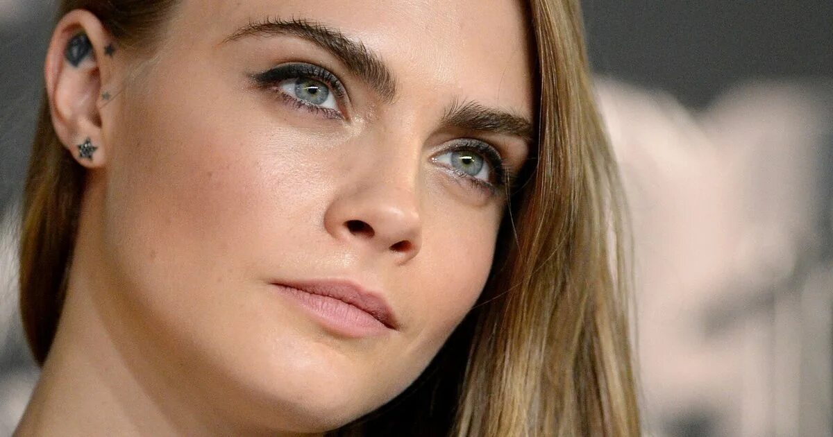 Кара делевинь фото 2024 Cara Delevingne Strikes Back At Richard Madden, Following His Criticism Of Her A