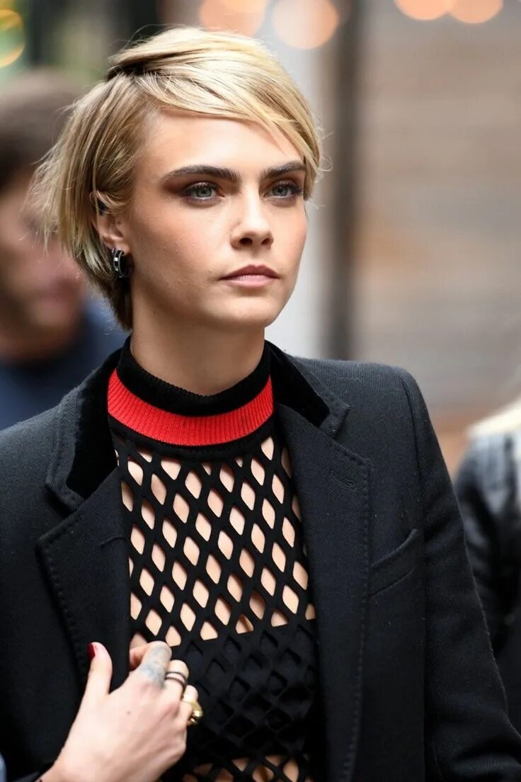 Кара делевинь каре фото Pin by Saocnebo Silamaze on recims 001 Cara delevingne style, Cara delevingne, M