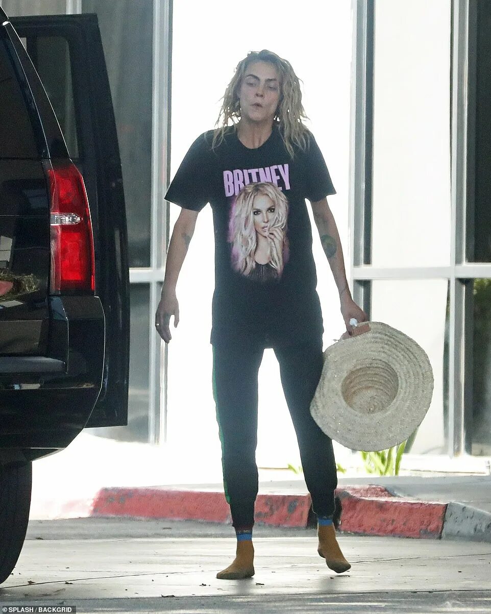 Кара делевинь наркозависима фото Inside Cara Delevingne's years of struggles as she makes her comeback This is Mo