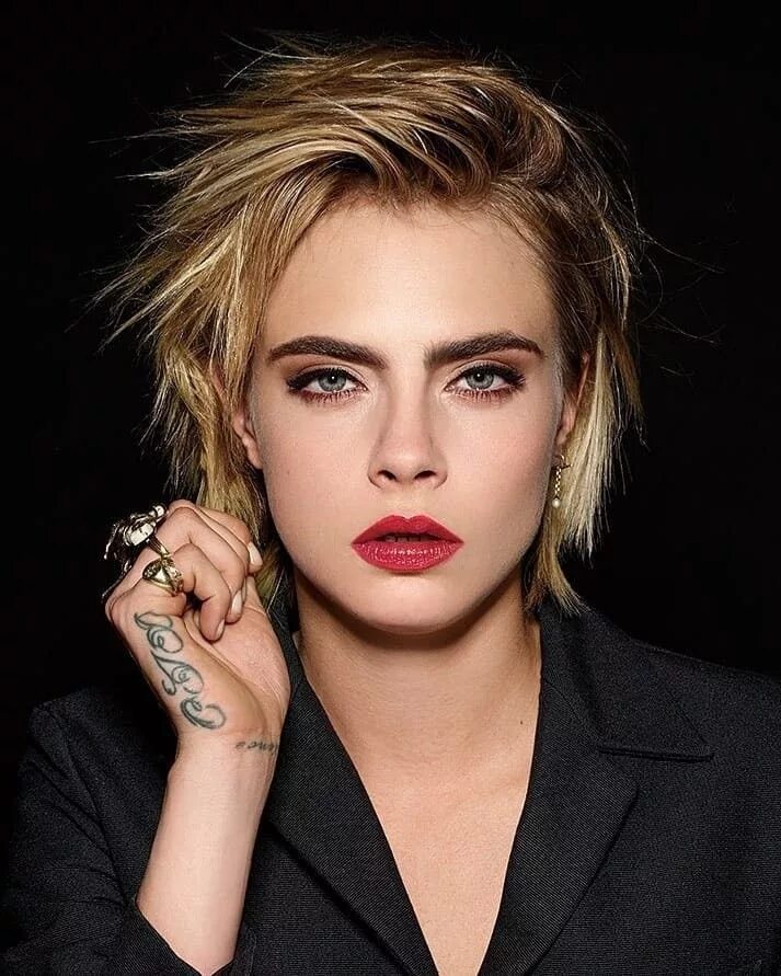 Кара делевинь стрижка каре Cara Delevingne Style Inspiration