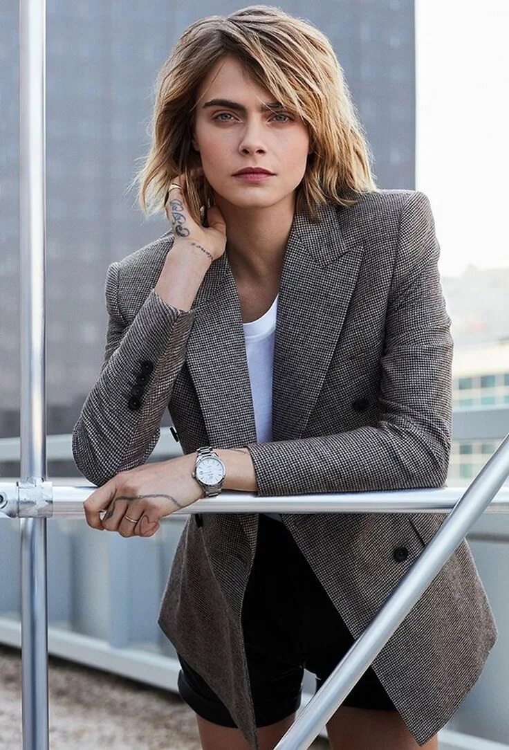 Кара делевинь стрижка каре ESTAMOS EN EL PASADO! Tercera Generación Moda estilo, Cara delevingne, Cara dela