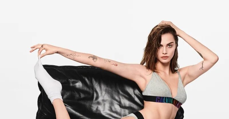 Кара делевинь в душе фото Cara Delevingne in Calvin Klein's Pride Campaign - Photos - GAWBY