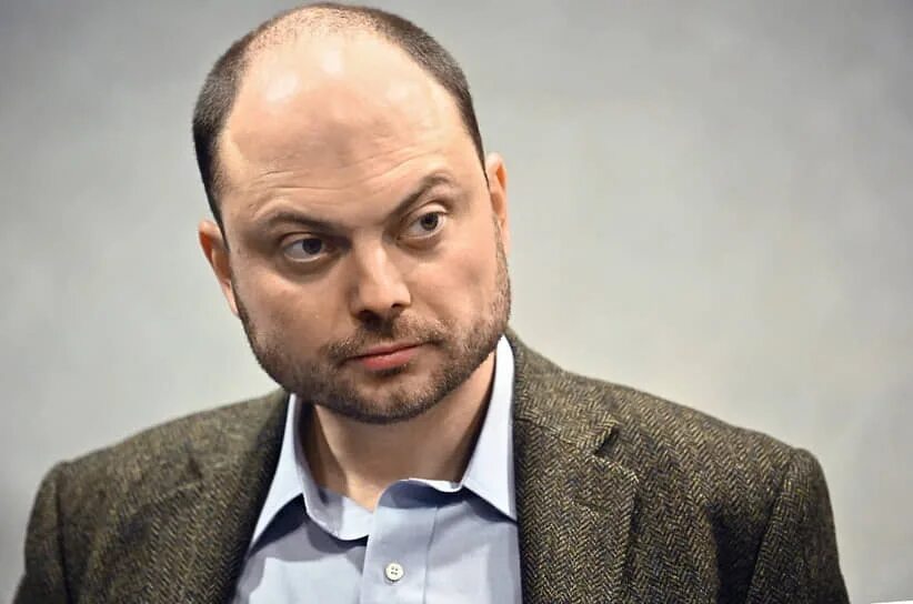 Кара мурза старший фото Суд оставил меру пресечения Владимиру Кара-Мурзе без изменений. Владимир остаетс