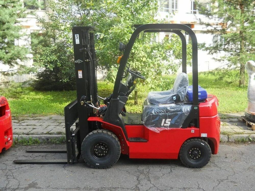 Кара техника фото Дизельный погрузчик Hangcha CPCD15N-RW10