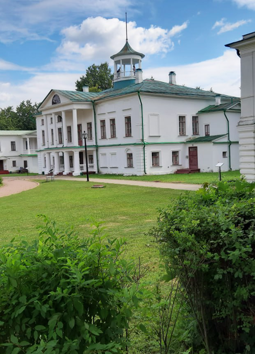 Карабиха ярославль фото Кому на Руси было жить хорошо в XIX веке: дом-музей "Карабиха"в Ярославле. Как ж