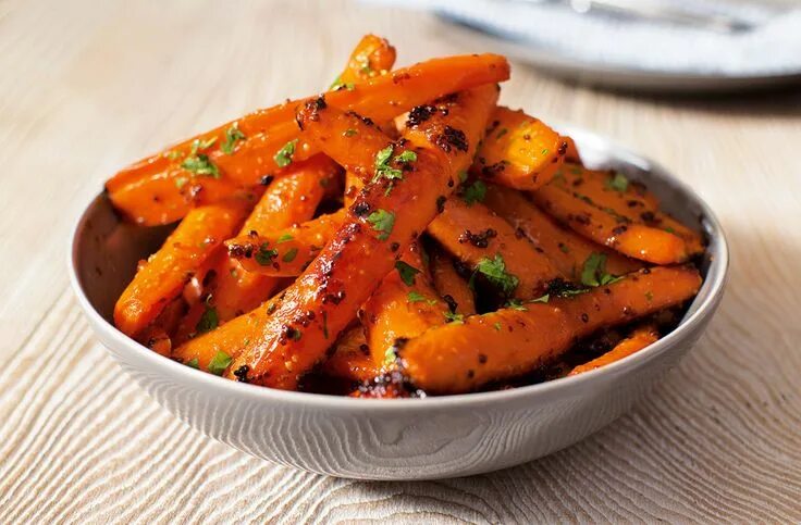 Карамелизированная морковь на сковороде рецепт с фото Roasted glazed carrots with honey and mustard Tesco Real Food Spring recipes din