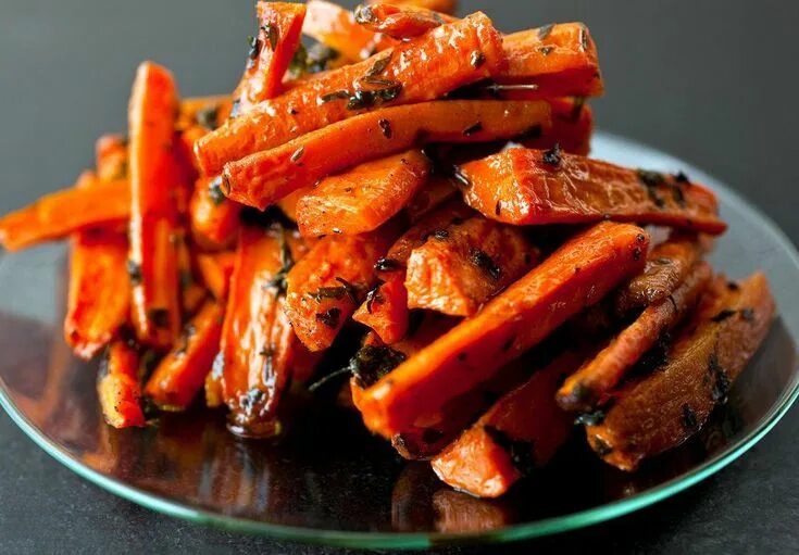 Карамелизированная морковь на сковороде рецепт с фото Roasted Carrots with Parsley and Thme Thyme recipes, Carrot recipes, Vegetable s