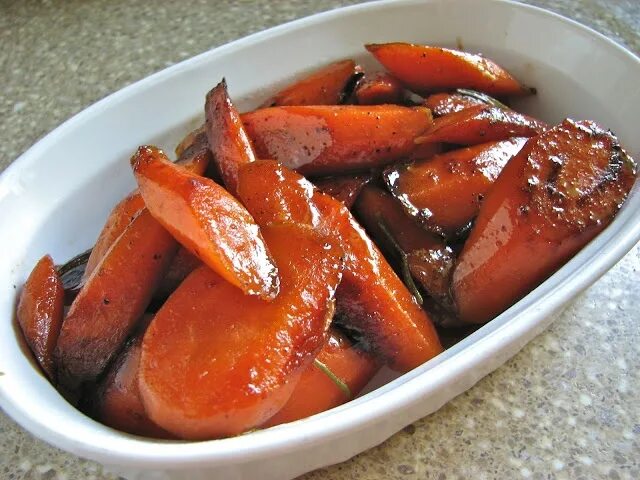 Карамелизированная морковь на сковороде рецепт с фото Delectably Mine: Pan-Roasted Carrots Veggie recipes, Vegetarian recipes, Healthy