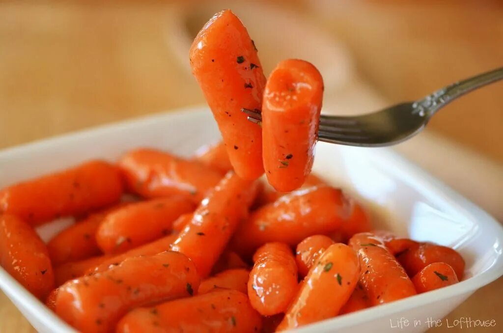 Карамелизированная морковь на сковороде рецепт с фото Glazed_Ranch_Carrots_1_LifeInTheLofthouse Veggie recipes healthy, Vegetable dish
