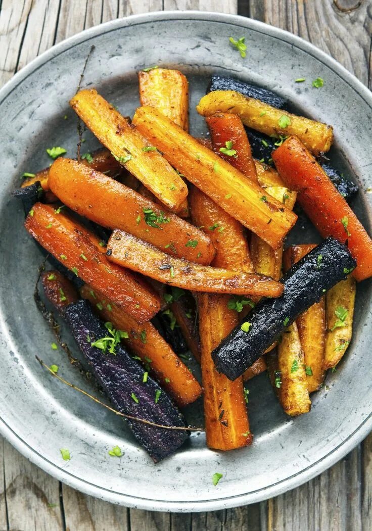 Карамелизированная морковь на сковороде рецепт с фото Honey Glazed Roasted Carrots Honey glazed roasted carrots, Roasted carrots, Reci