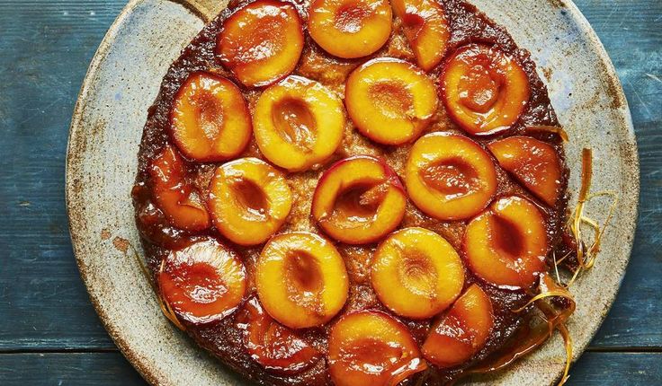 Карамелизированные фрукты рецепты с фото пошагово Faiza Hayani Bellili's Caramelised Plum Upside-Down Cake Recipe Plum upside down
