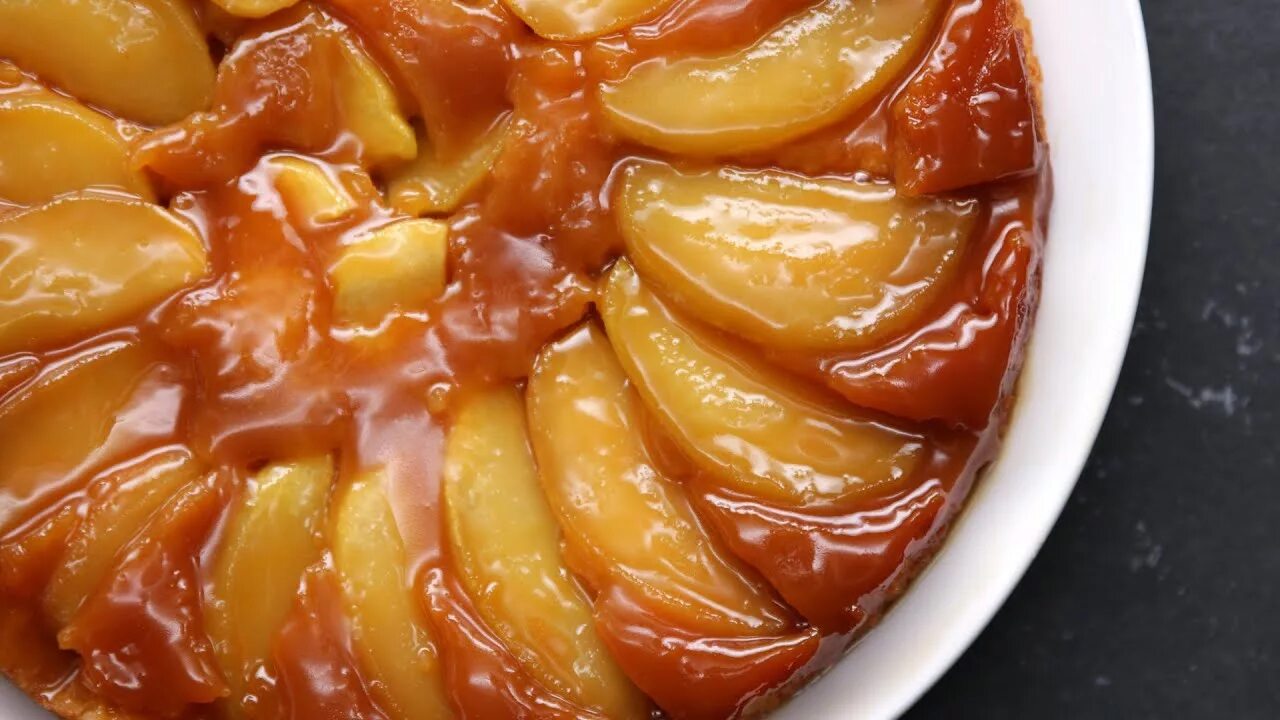 Карамелизированные фрукты рецепты с фото пошагово Caramel Apple Upside-Down Cake - YouTube