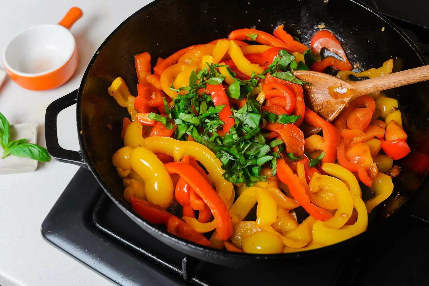 Карамелизированные овощи на сковороде рецепт с фото Garlic and Herb Sautéed Bell Pepper Strips Recipe