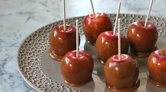 Карамелизированные яблоки фото Mini-Äpfel mit Karamellüberzug - candy - #Candy #Karamellüberzug #MiniÄpfel #mit