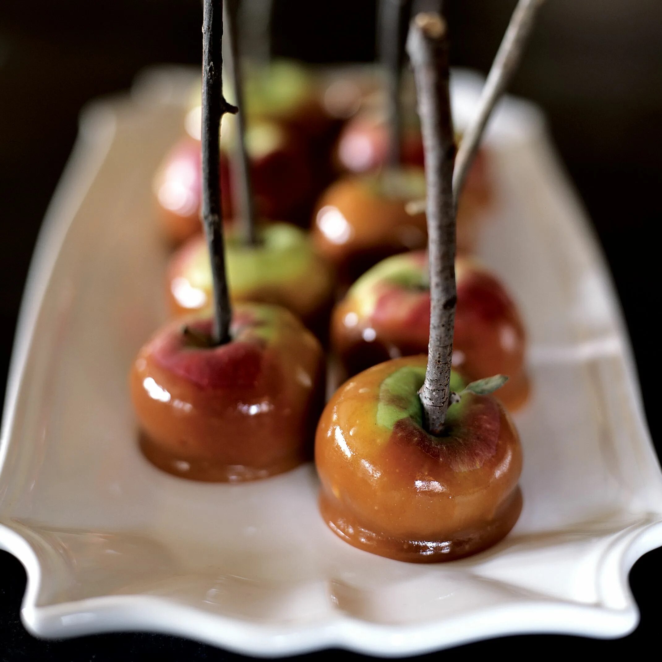 Карамелизированные яблоки фото Soft Apple-Cider Caramels Recipe Recipe Apple recipes, Caramel apple cider recip