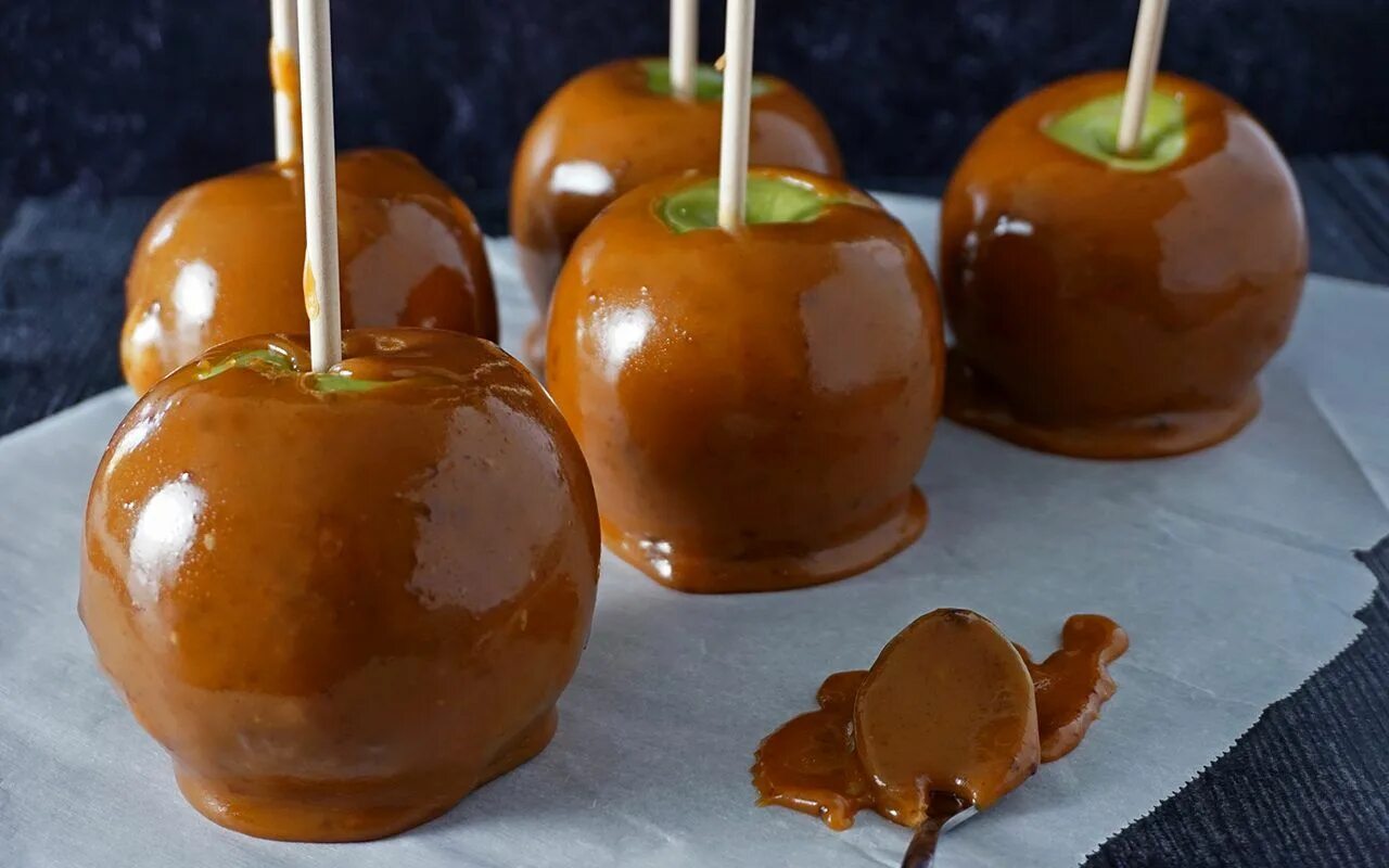 Карамелизированные яблоки рецепт фото How to Make Caramel Apples Just Like Grandma's Manzana caramelizada, Flan de man