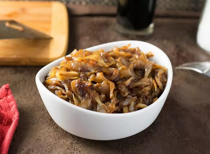 Карамелизованный лук рецепт с фото How to Make Caramelized Onions Caramelized onions recipe, Side recipes, Appetize