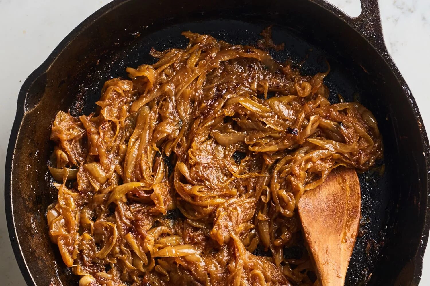 Карамелизованный лук рецепт с фото How to Caramelize Onions (Video + Recipe) The Kitchn