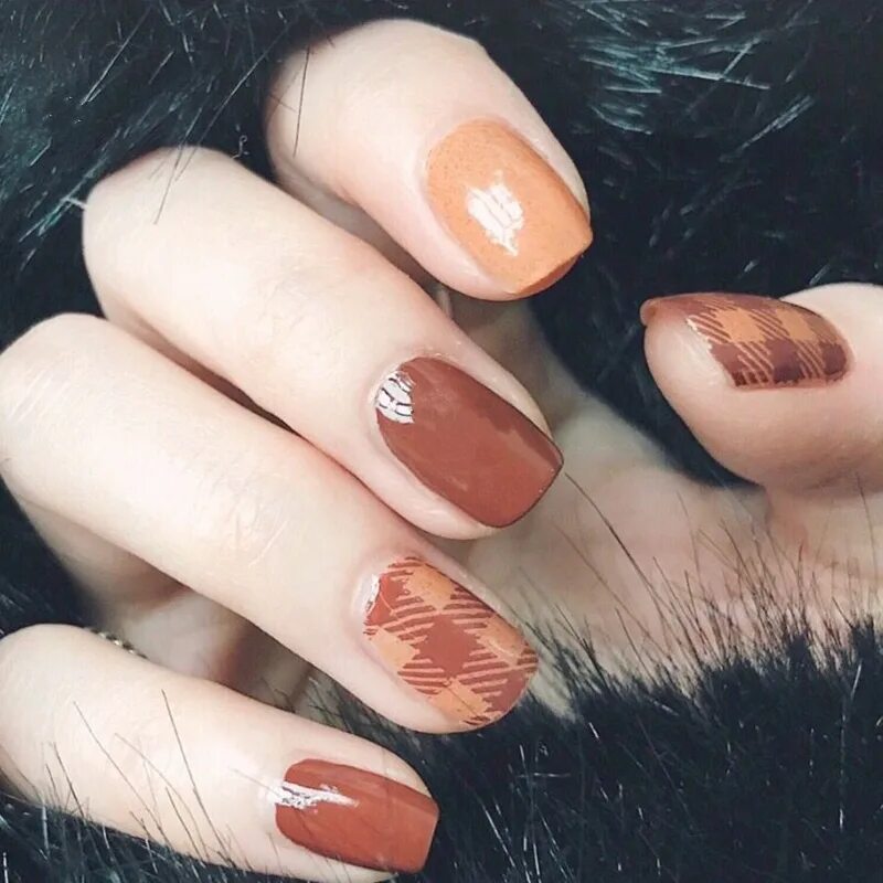 Карамельный маникюр на коротких ногтях фото 24pcs/set Fashion Caramel Series Stripe design finished fake nails.short size Sq