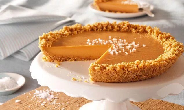 Карамельный пирог фото Salted Caramel Pie Recipe Dr. Oetker Recipe Salted caramel pie, Salted caramel p