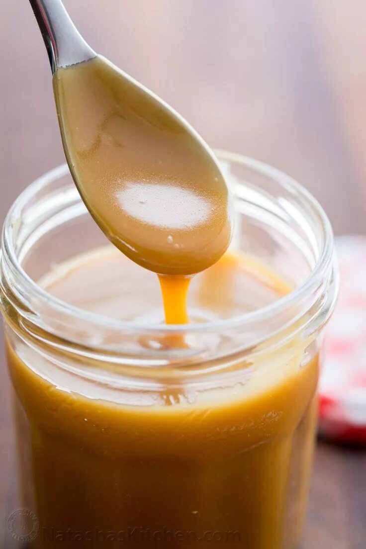 Карамельный соус рецепт с фото Easy Caramel Sauce Recipe - NatashasKitchen.com Caramel recipes sauce, Caramel s