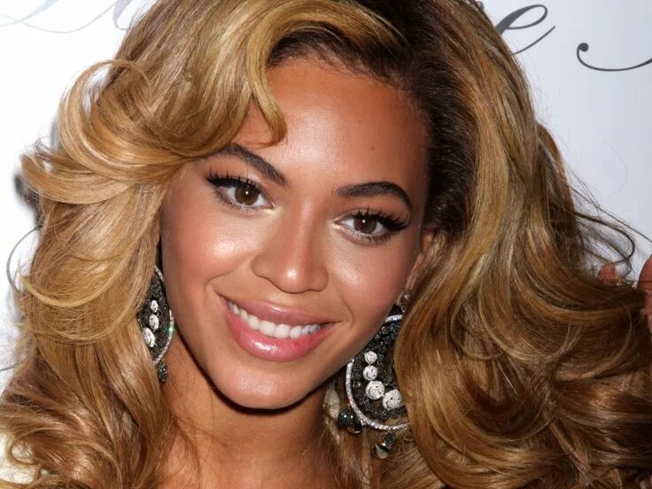 Карамельный цвет глаз фото Beyonce Beyonce hair color, Beyonce hair, Hair today